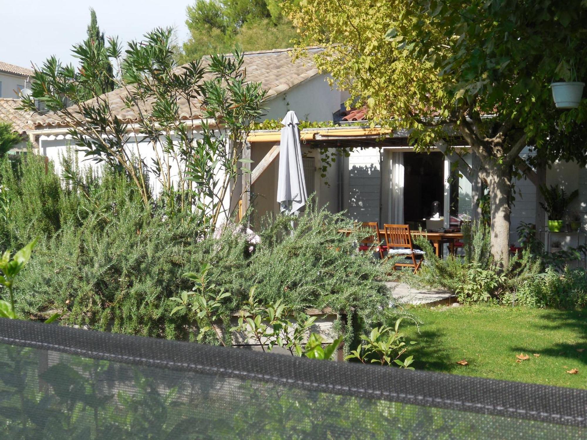 La Maison Bleue Л'Іль-сюр-ла-Сорг Екстер'єр фото